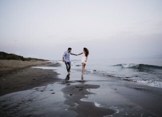 Jak się bawić z Furby?