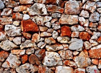 Co zrobić z dużego kartonowego pudełka?