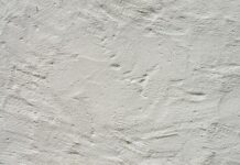 Co jest lepsze farby czy kredki do twarzy?