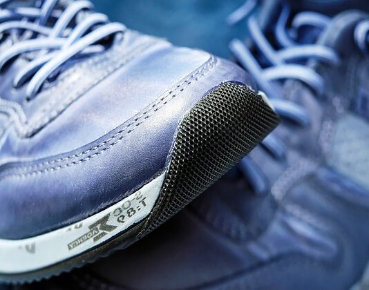 Jak odświeżyć kolor butów? Jak odświeżyć kolor butów?