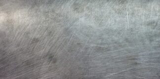 Jak usunąć zadrapania na skórzanych butach?