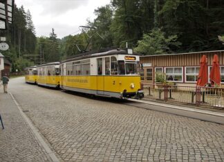 Ile wózków może jechać w tramwaju? Ile wózków może jechać w tramwaju?