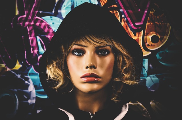 Jak się nazywa czerwona lalka z Rainbow High? Jak się nazywa czerwona lalka z Rainbow High?