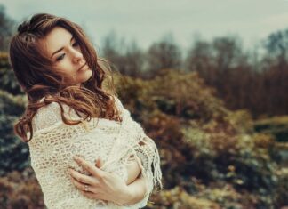 Jak związać włosy bez gumki do włosów? Jak związać włosy bez gumki do włosów?