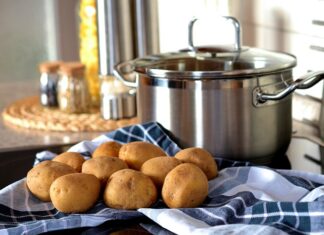 Czy trzeba gotować wodę dla niemowląt?